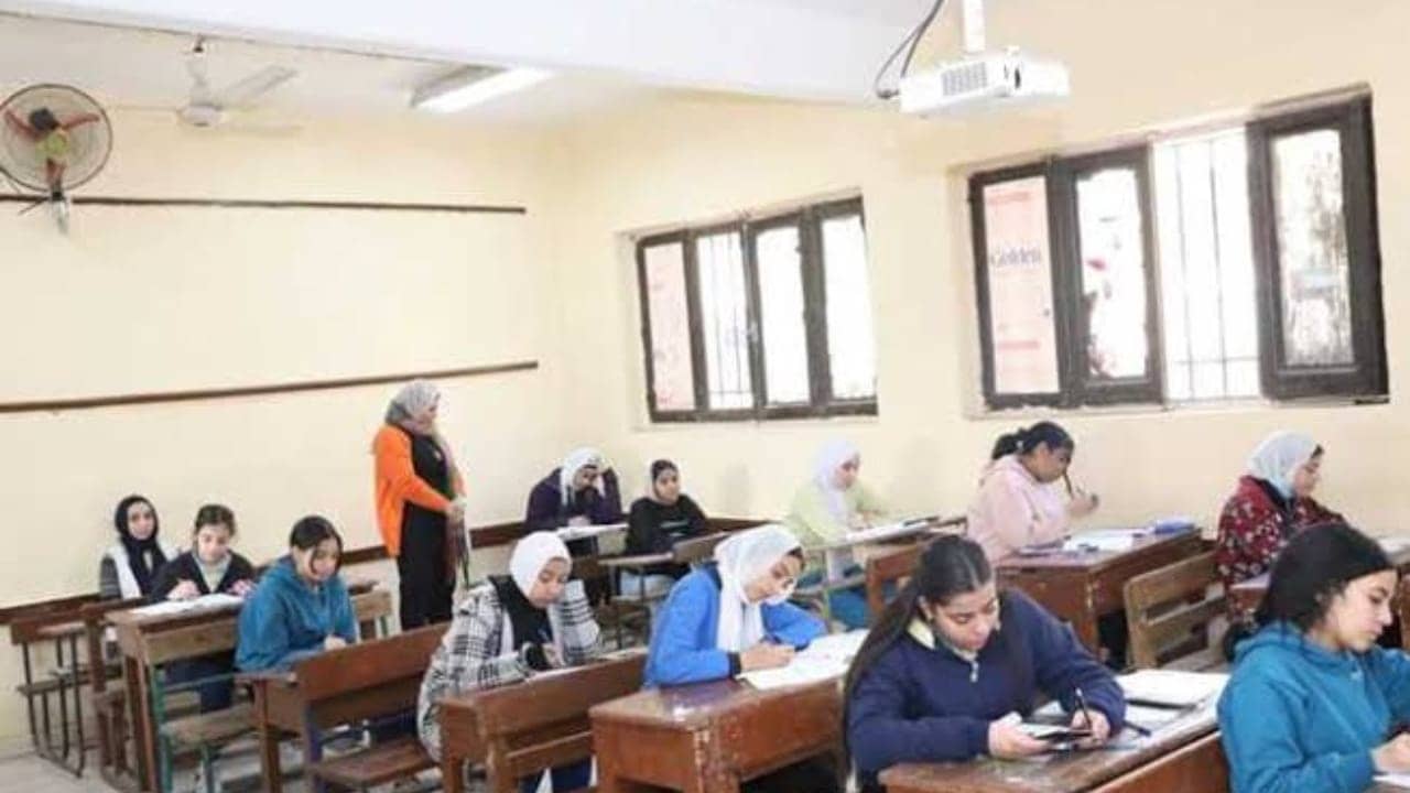 ما حقيقة تأجيل الدراسة الترم الثاني في مصر ؟